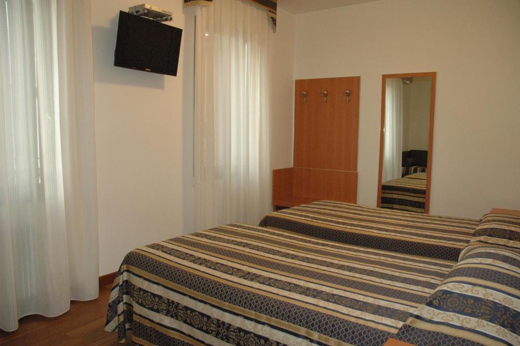 Hotel Ristorante Dotto Varago Экстерьер фото
