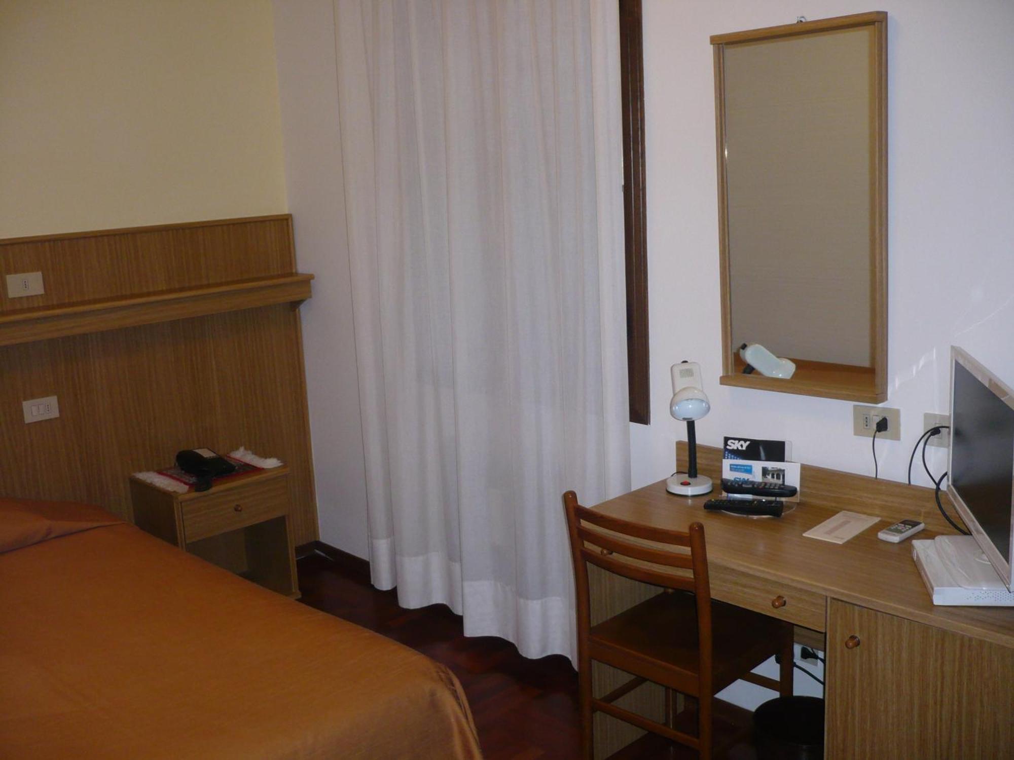 Hotel Ristorante Dotto Varago Экстерьер фото