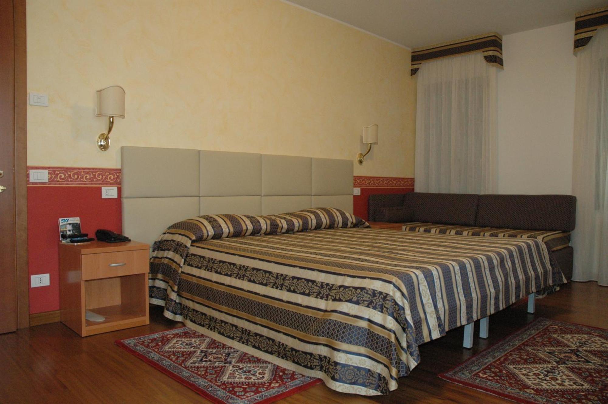Hotel Ristorante Dotto Varago Экстерьер фото