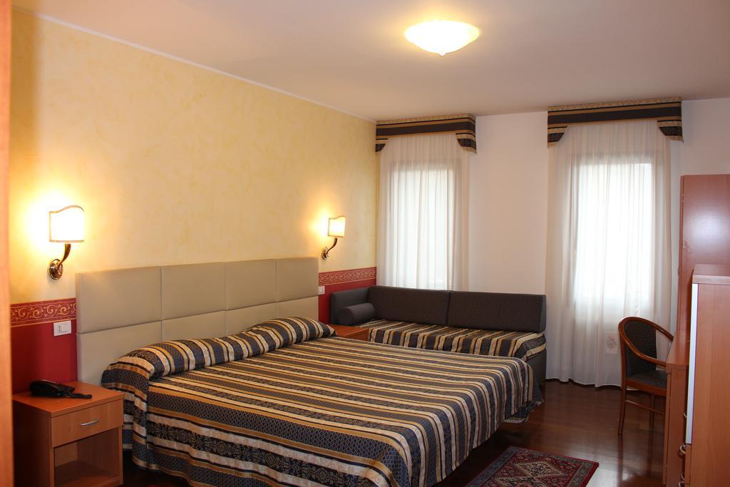 Hotel Ristorante Dotto Varago Экстерьер фото