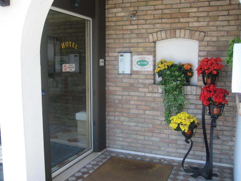 Hotel Ristorante Dotto Varago Экстерьер фото