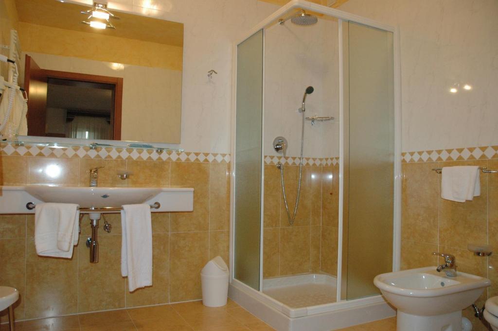 Hotel Ristorante Dotto Varago Номер фото
